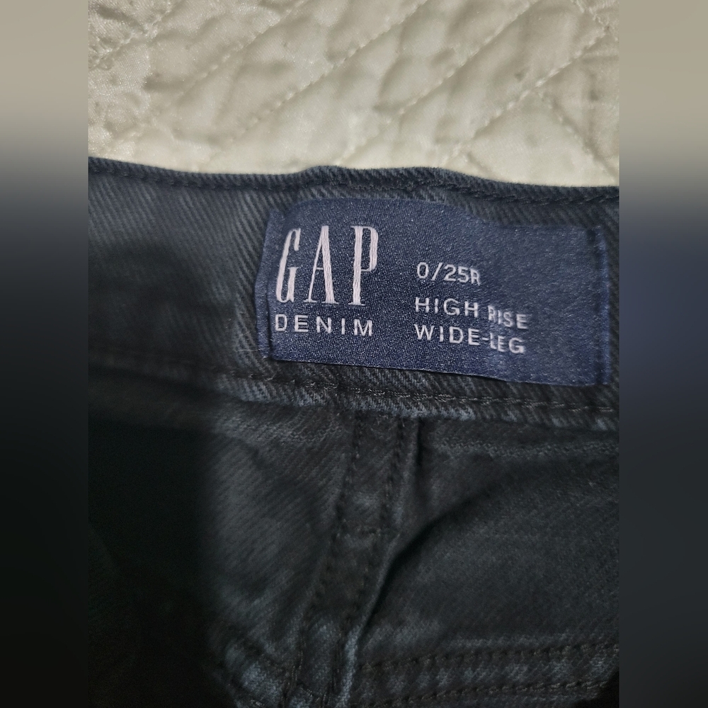 GAP High Rise Wide Leg Jeans Black Raw Hem 0 25 Petite Minimalist - Picture 2 of 9